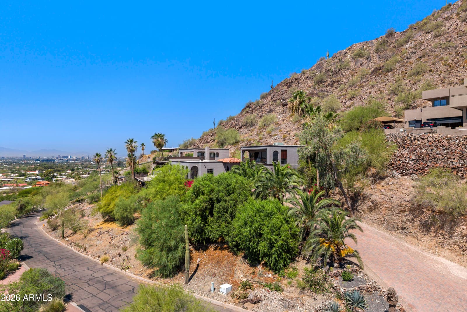 6900 N HIGHLANDS Drive, Paradise Valley, AZ 85253 — photo 2 of 45