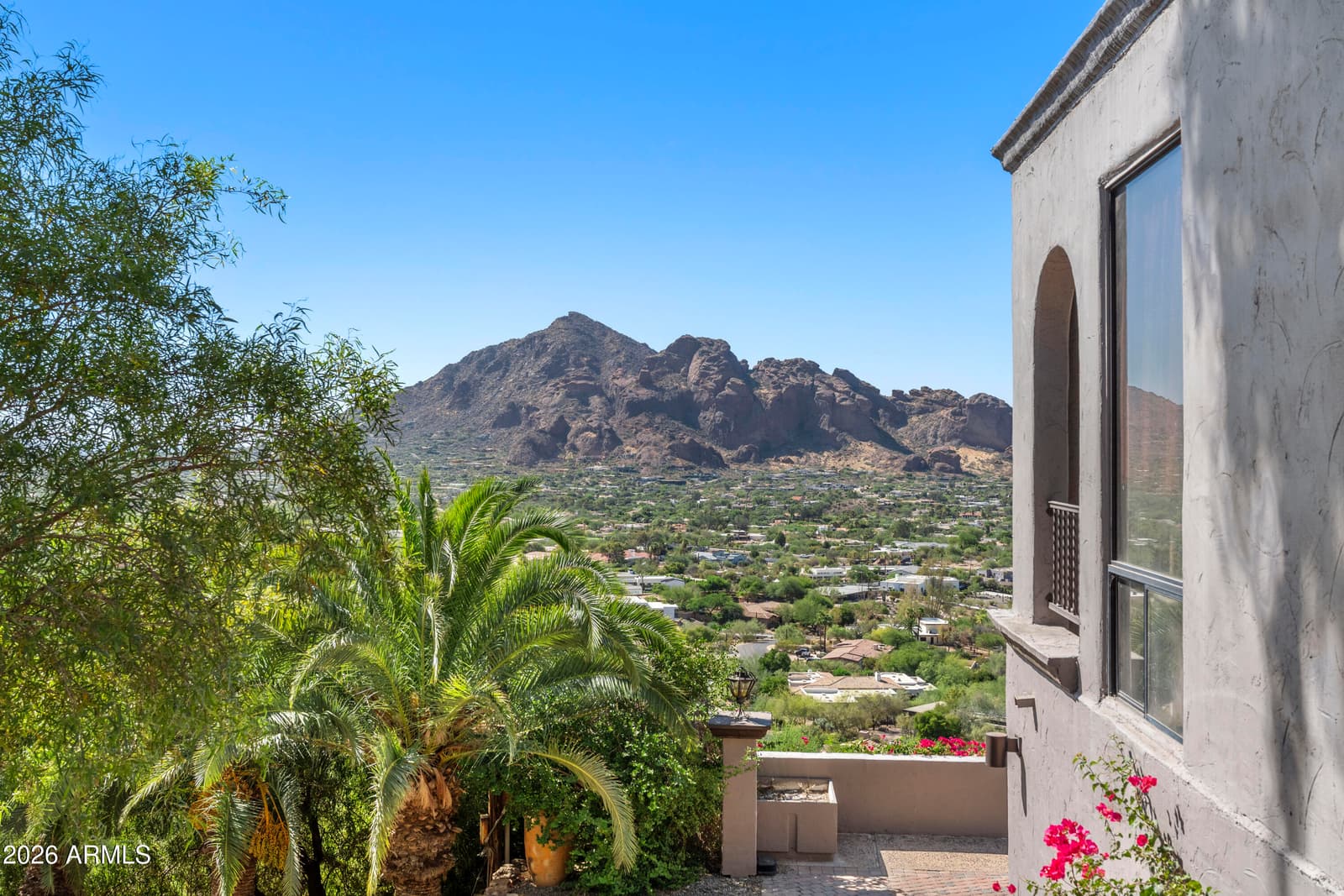 6900 N HIGHLANDS Drive, Paradise Valley, AZ 85253 — photo 4 of 45