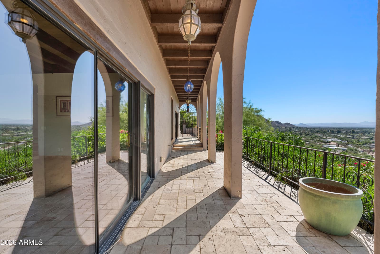 6900 N HIGHLANDS Drive, Paradise Valley, AZ 85253 — photo 16 of 45