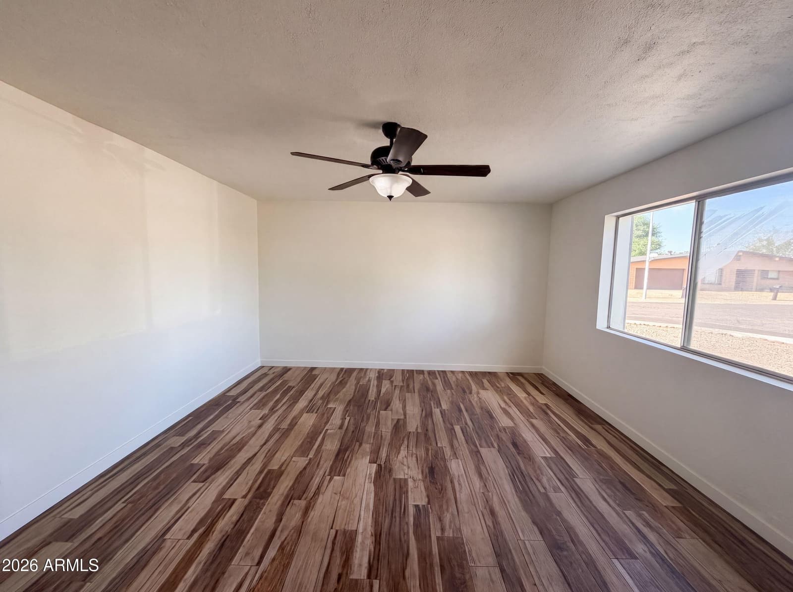 10215 N 36TH Avenue, Phoenix, AZ 85051 — photo 8 of 27