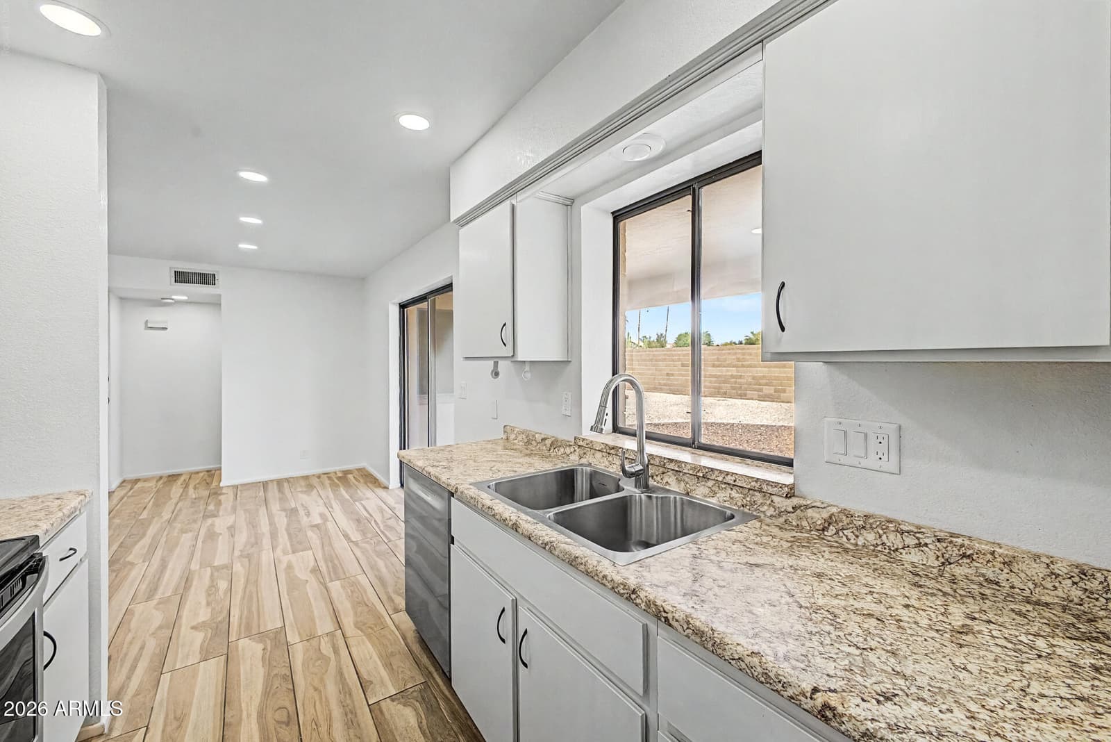 2557 S ZINNIA, Mesa, AZ 85209 — photo 16 of 90
