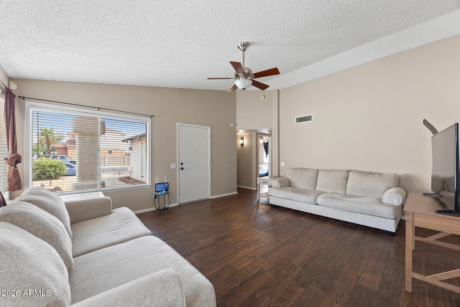 2111 E PARADISE Lane, Phoenix, AZ 85022 — photo 11 of 38