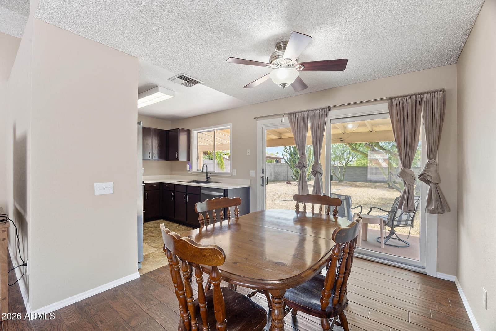 2111 E PARADISE Lane, Phoenix, AZ 85022 — photo 4 of 38