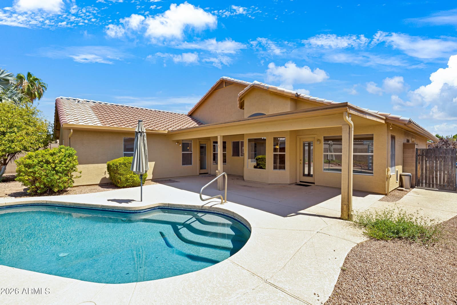 448 W MADERO Avenue, Mesa, AZ 85210 — photo 6 of 36