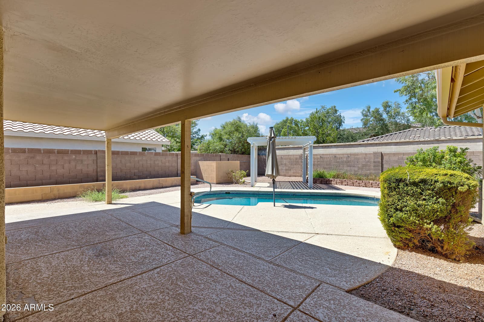 448 W MADERO Avenue, Mesa, AZ 85210 — photo 10 of 36