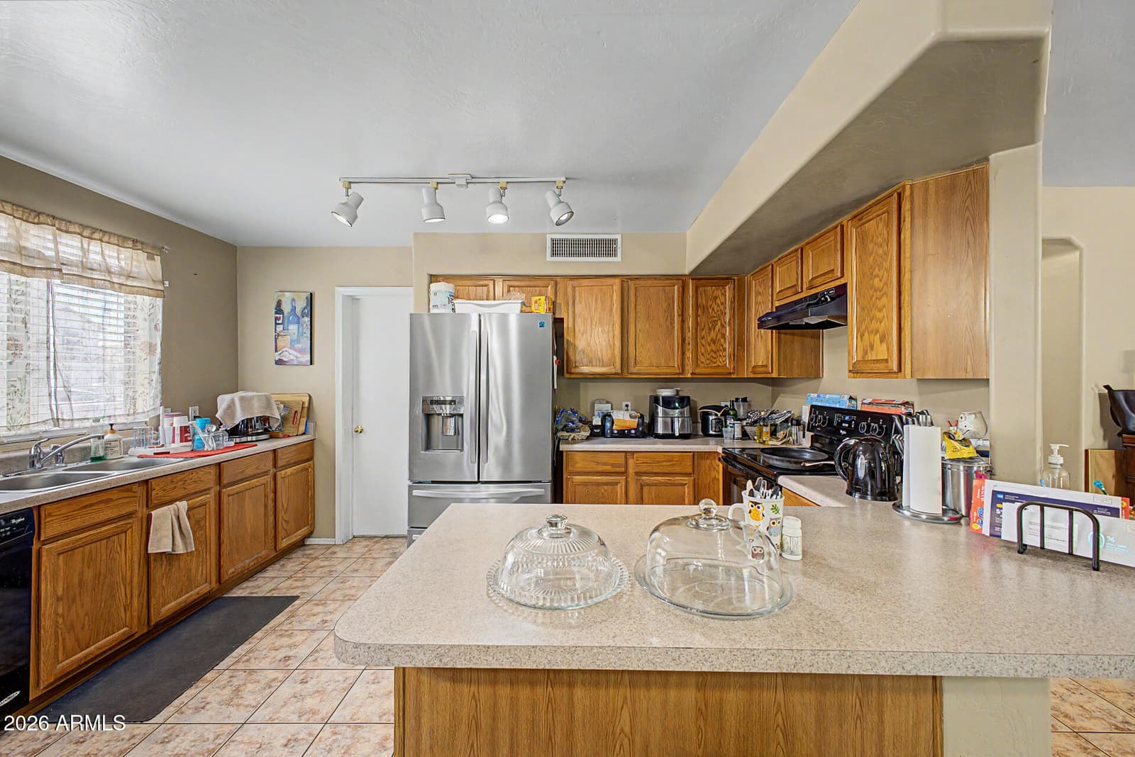 6747 N 75TH Drive, Glendale, AZ 85303 — photo 8 of 26