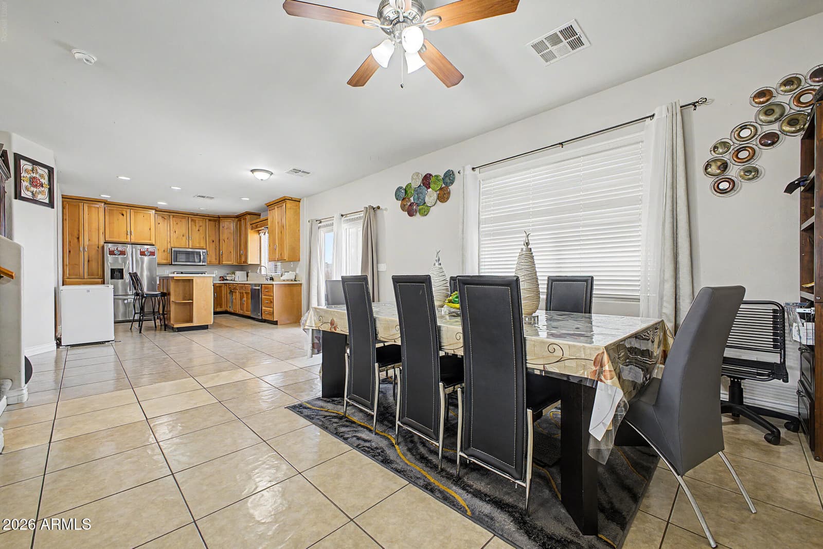 7424 W WOLF Street, Phoenix, AZ 85033 — photo 6 of 21
