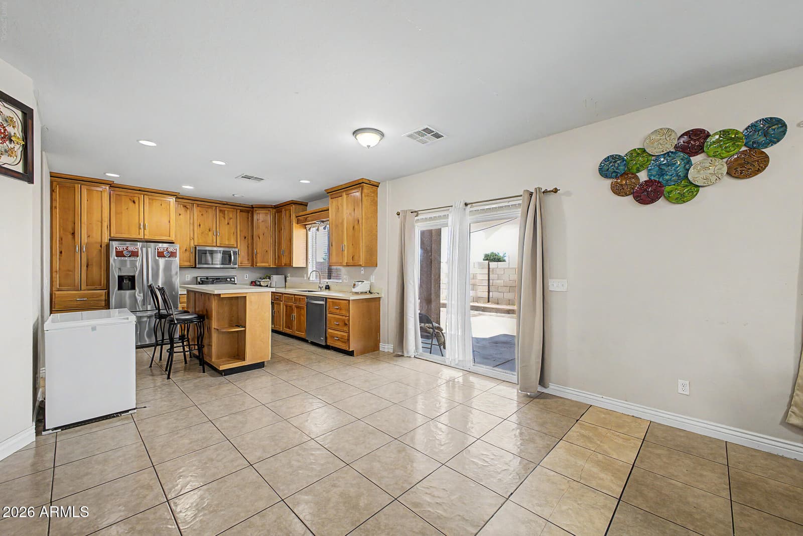 7424 W WOLF Street, Phoenix, AZ 85033 — photo 8 of 21