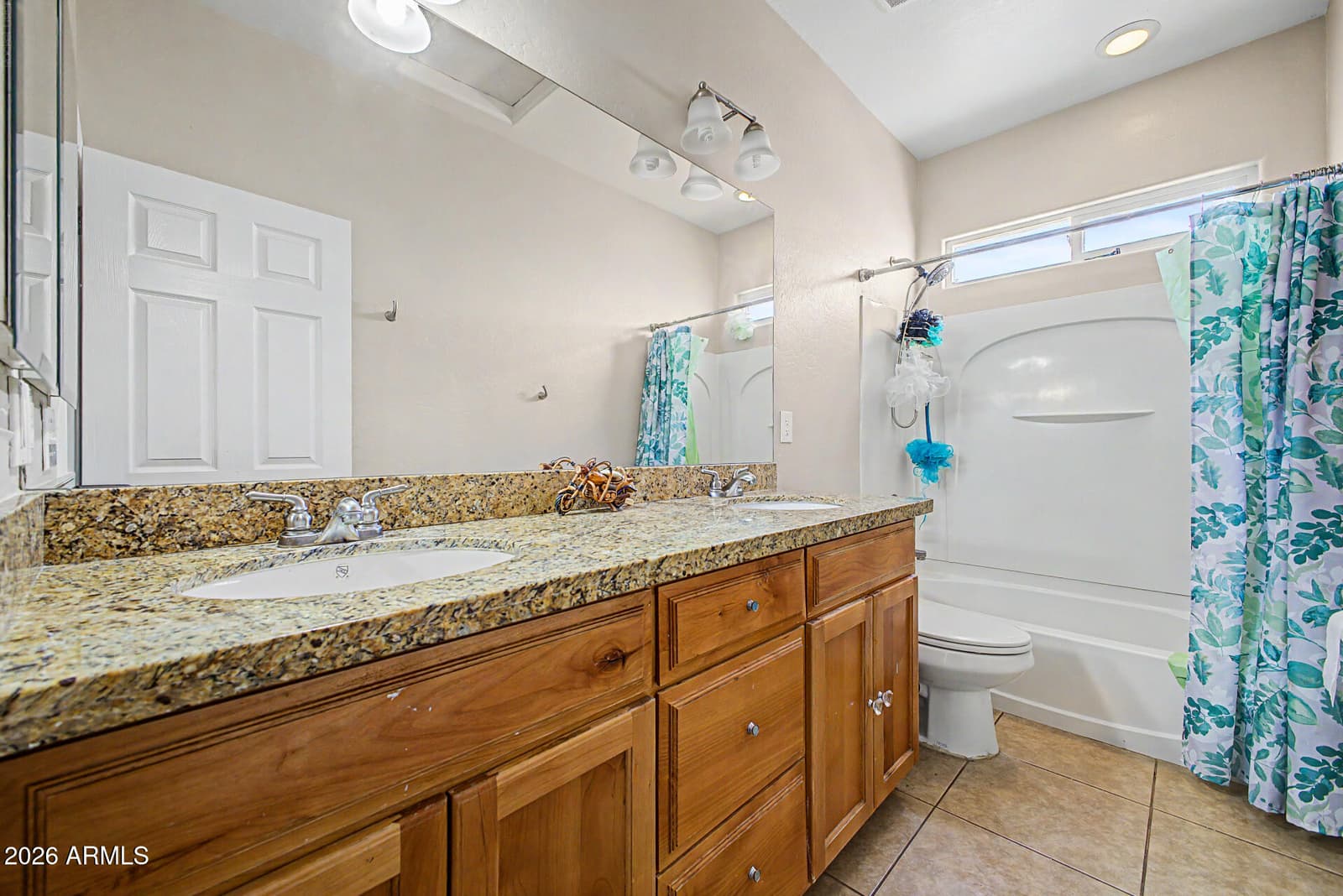 7424 W WOLF Street, Phoenix, AZ 85033 — photo 16 of 21