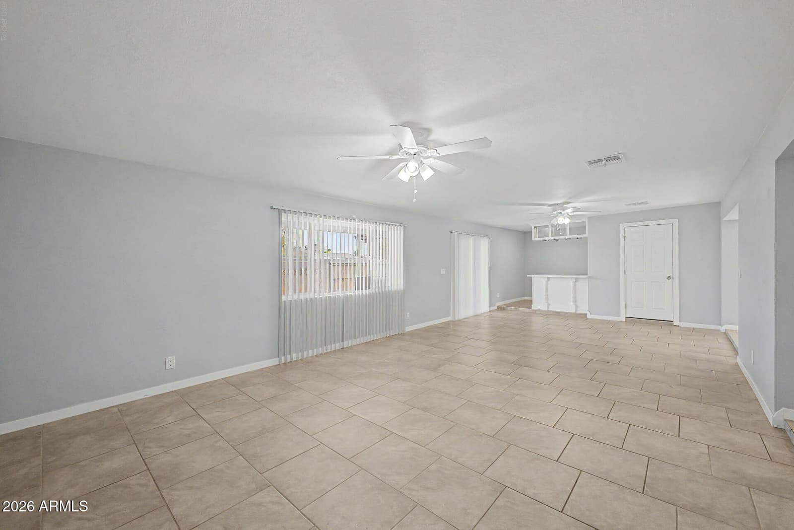 2917 W ASTER Drive, Phoenix, AZ 85029 — photo 5 of 33