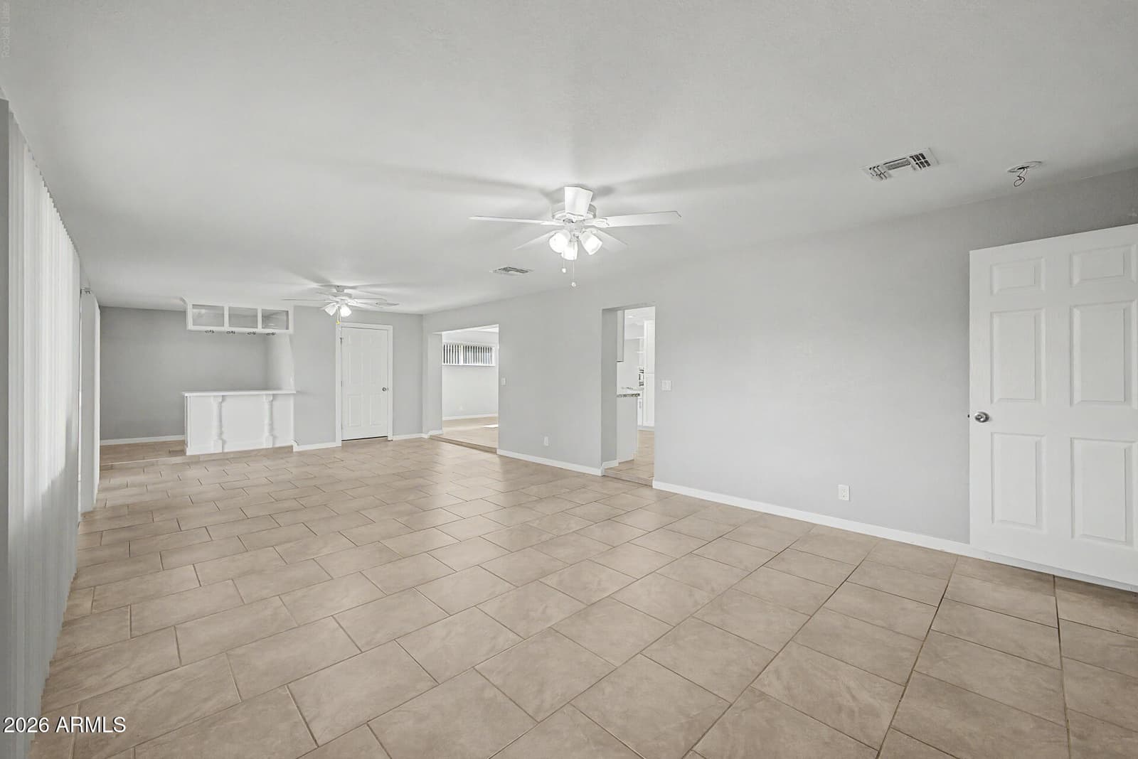 2917 W ASTER Drive, Phoenix, AZ 85029 — photo 6 of 33