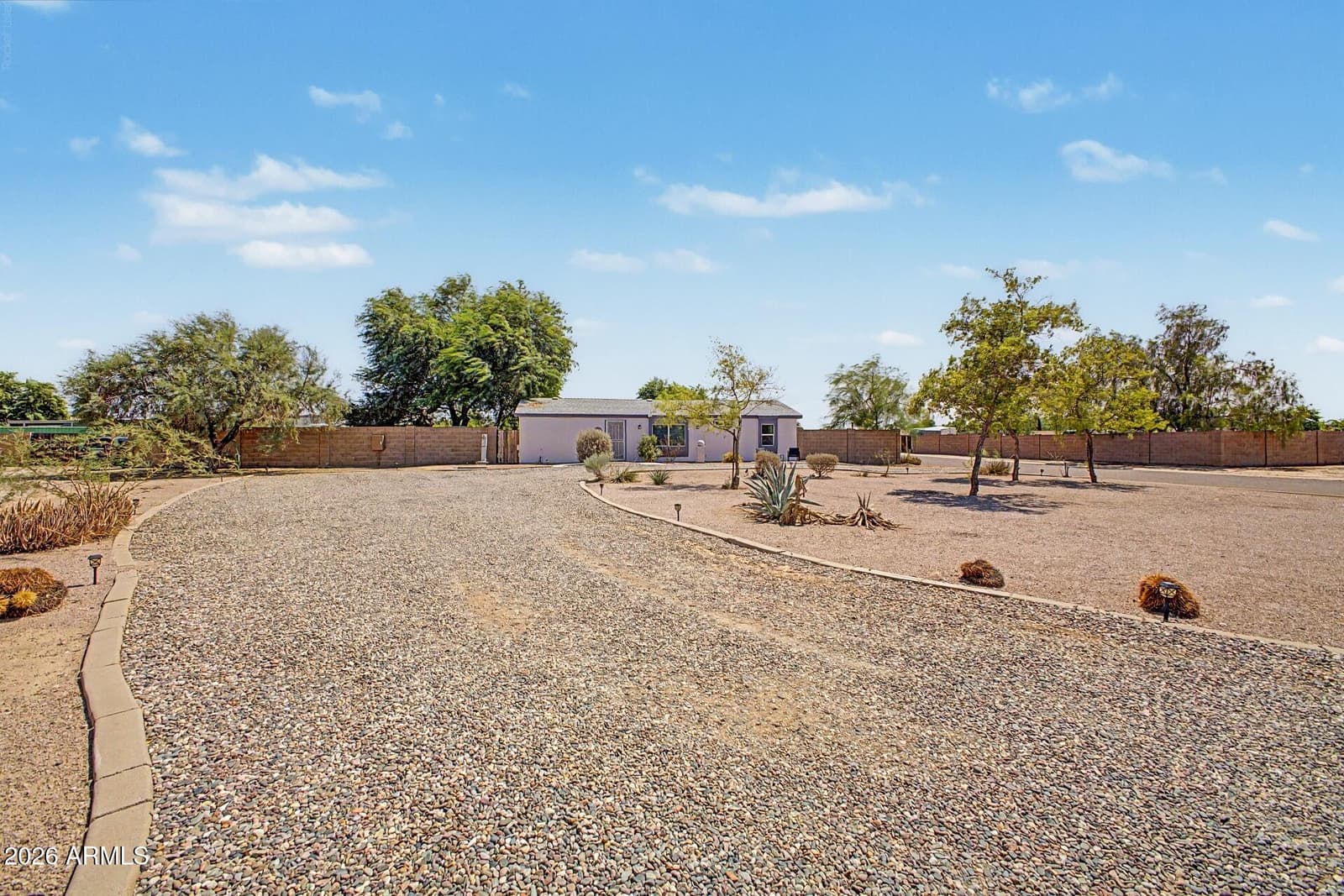 897 E Goldmine Lane, San Tan Valley, AZ 85140 — photo 16 of 35