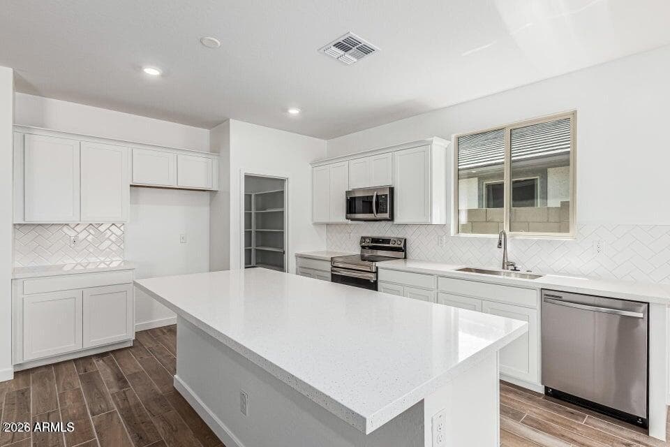18348 W Villa Hermosa Lane, Surprise, AZ 85387 — photo 5 of 13