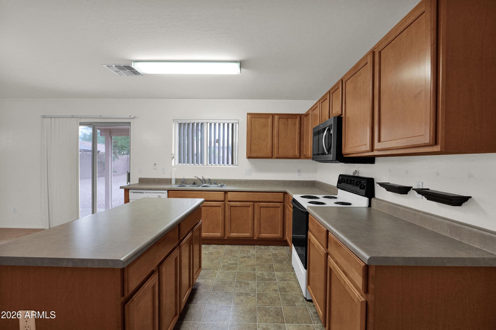 16104 W CALAVAR Road, Surprise, AZ 85379 — photo 12 of 32