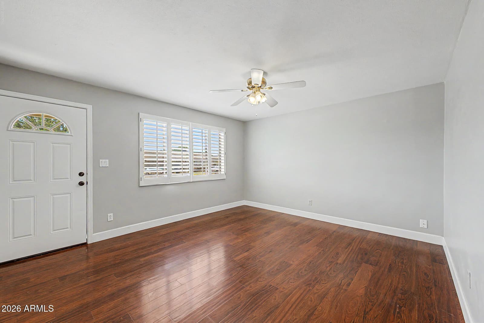 1114 E RUTH Avenue, Phoenix, AZ 85020 — photo 4 of 24