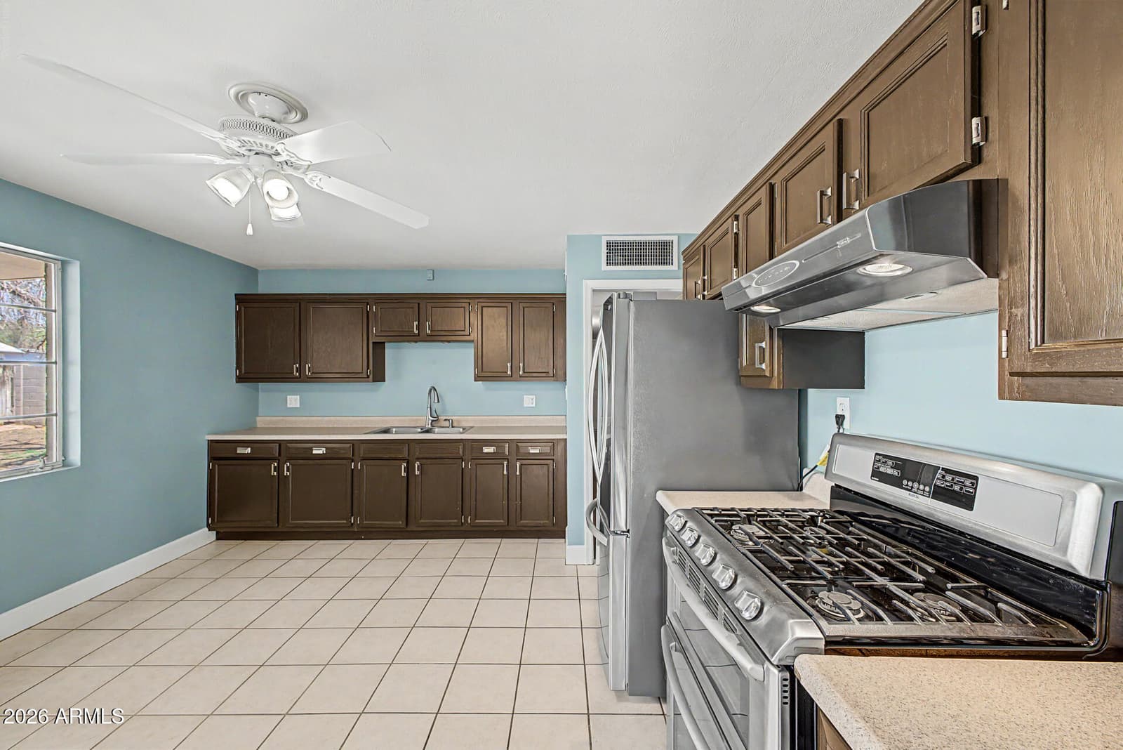 1114 E RUTH Avenue, Phoenix, AZ 85020 — photo 12 of 24