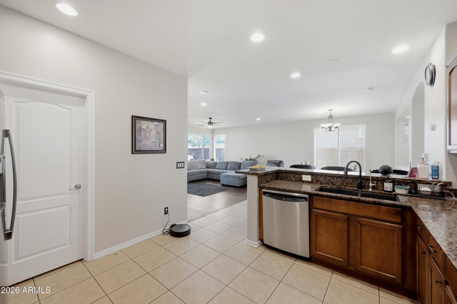 5515 S ROANOKE Street, Gilbert, AZ 85298 — photo 9 of 29