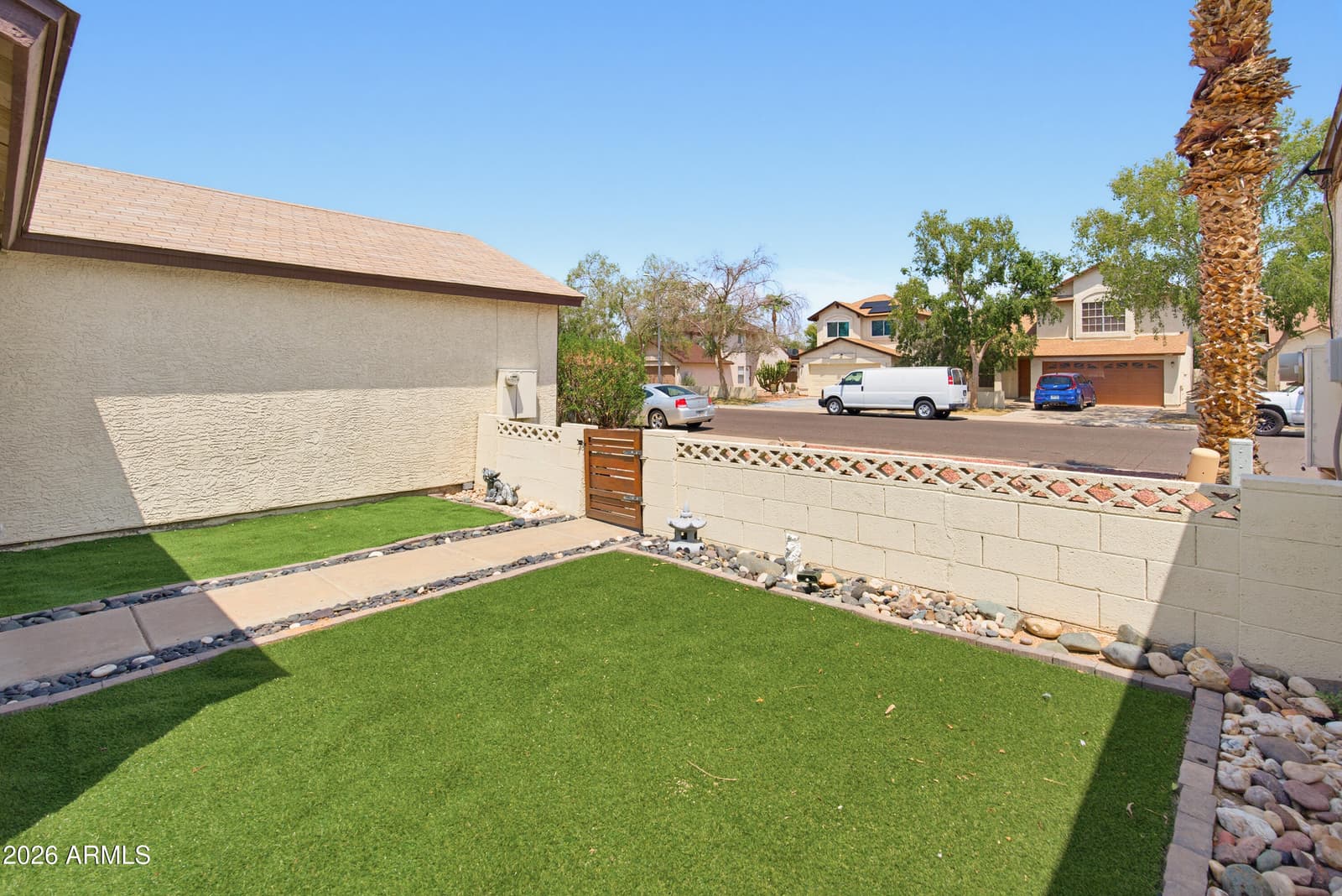 6623 W BROWN Street, Glendale, AZ 85302 — photo 6 of 46