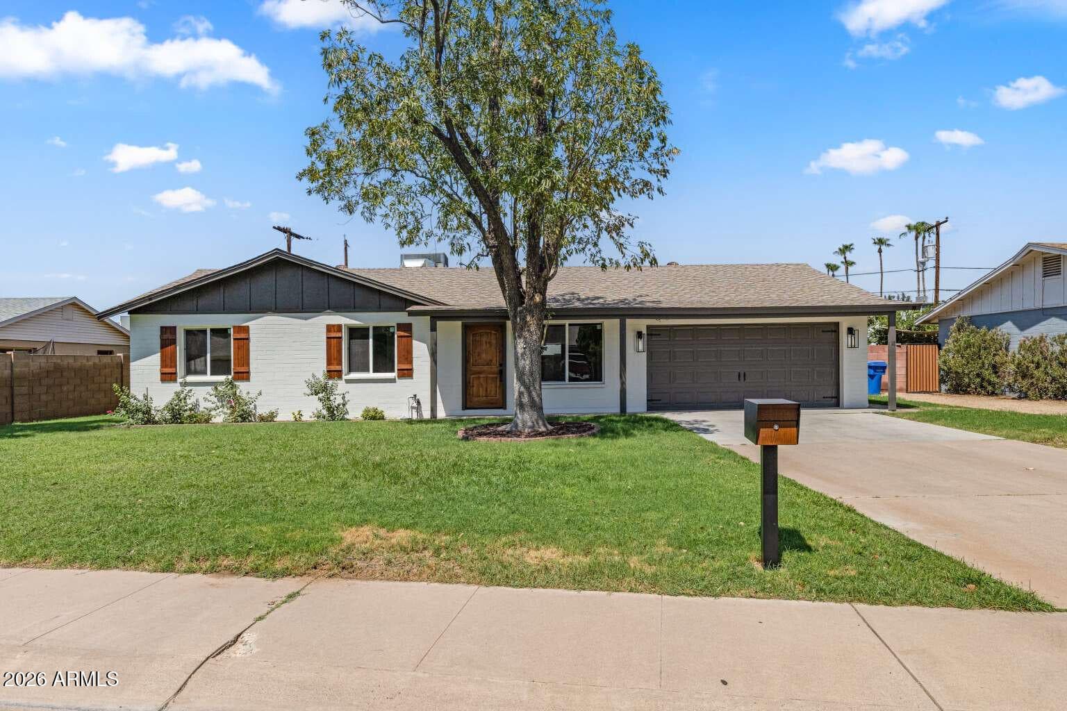 7608 N 18TH Avenue, Phoenix, AZ 85021 — photo 2 of 49