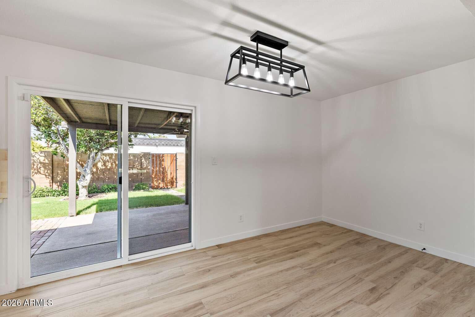 7608 N 18TH Avenue, Phoenix, AZ 85021 — photo 4 of 49