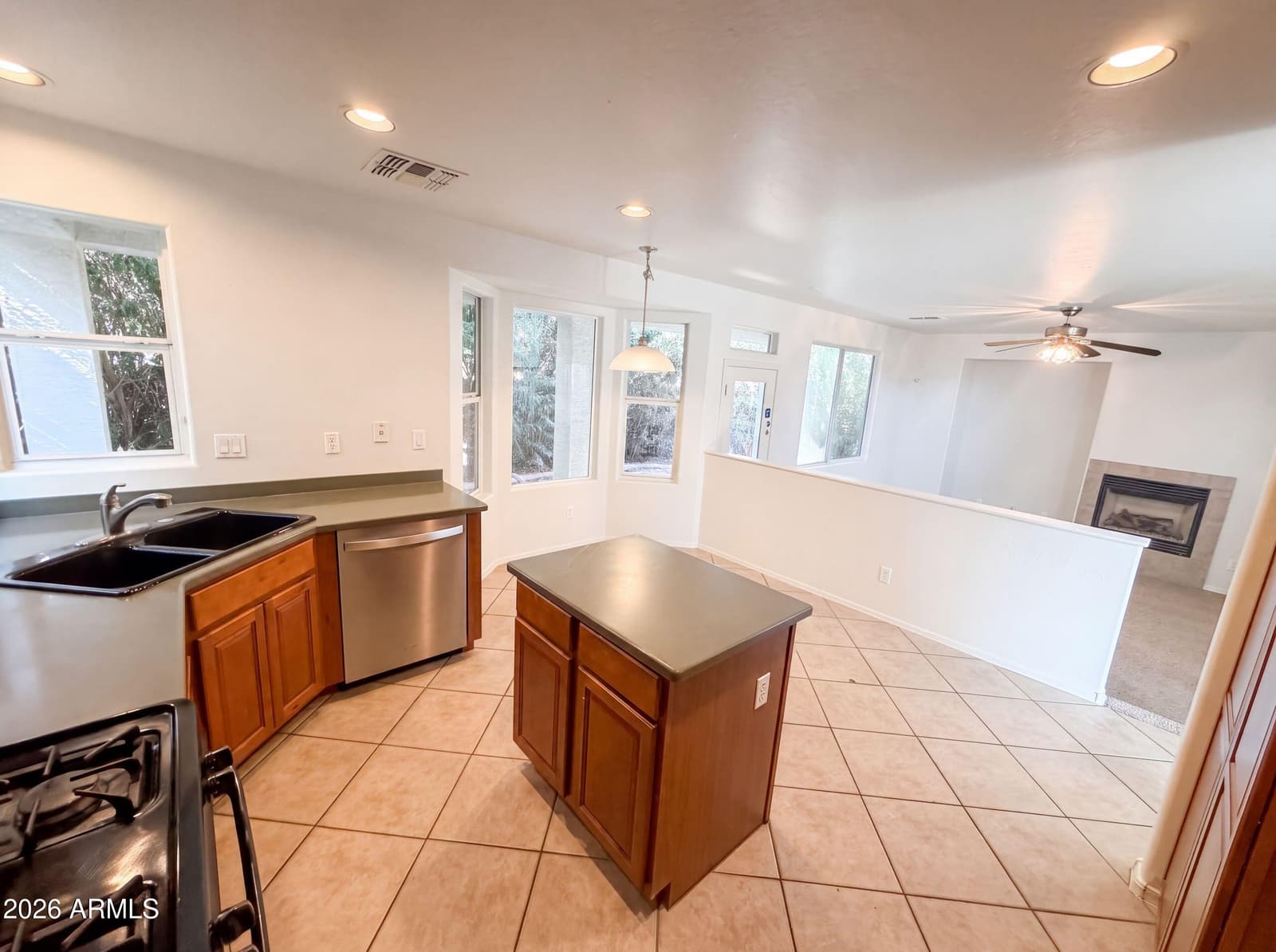 1214 E FRANCES Lane, Gilbert, AZ 85295 — photo 11 of 32