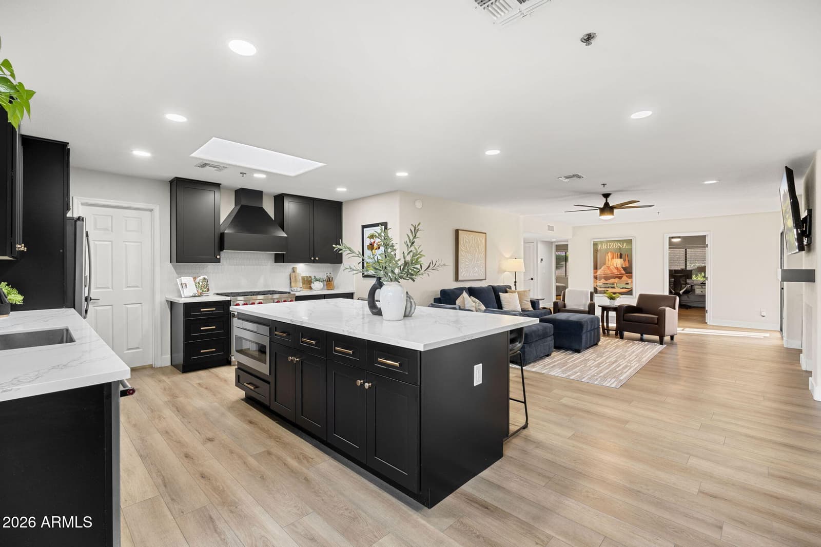 10945 E SAN SALVADOR Drive, Scottsdale, AZ 85259 — photo 14 of 35