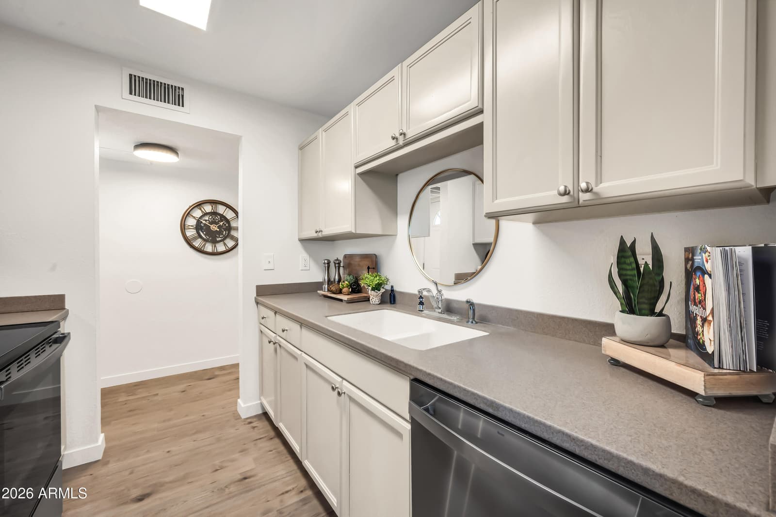 7550 N 12TH Street 124, Phoenix, AZ 85020 — photo 11 of 22