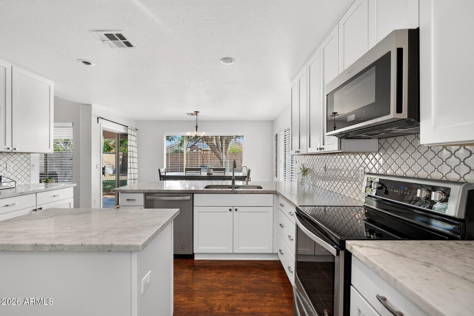 1885 W RAVEN Drive, Chandler, AZ 85286 — photo 14 of 34