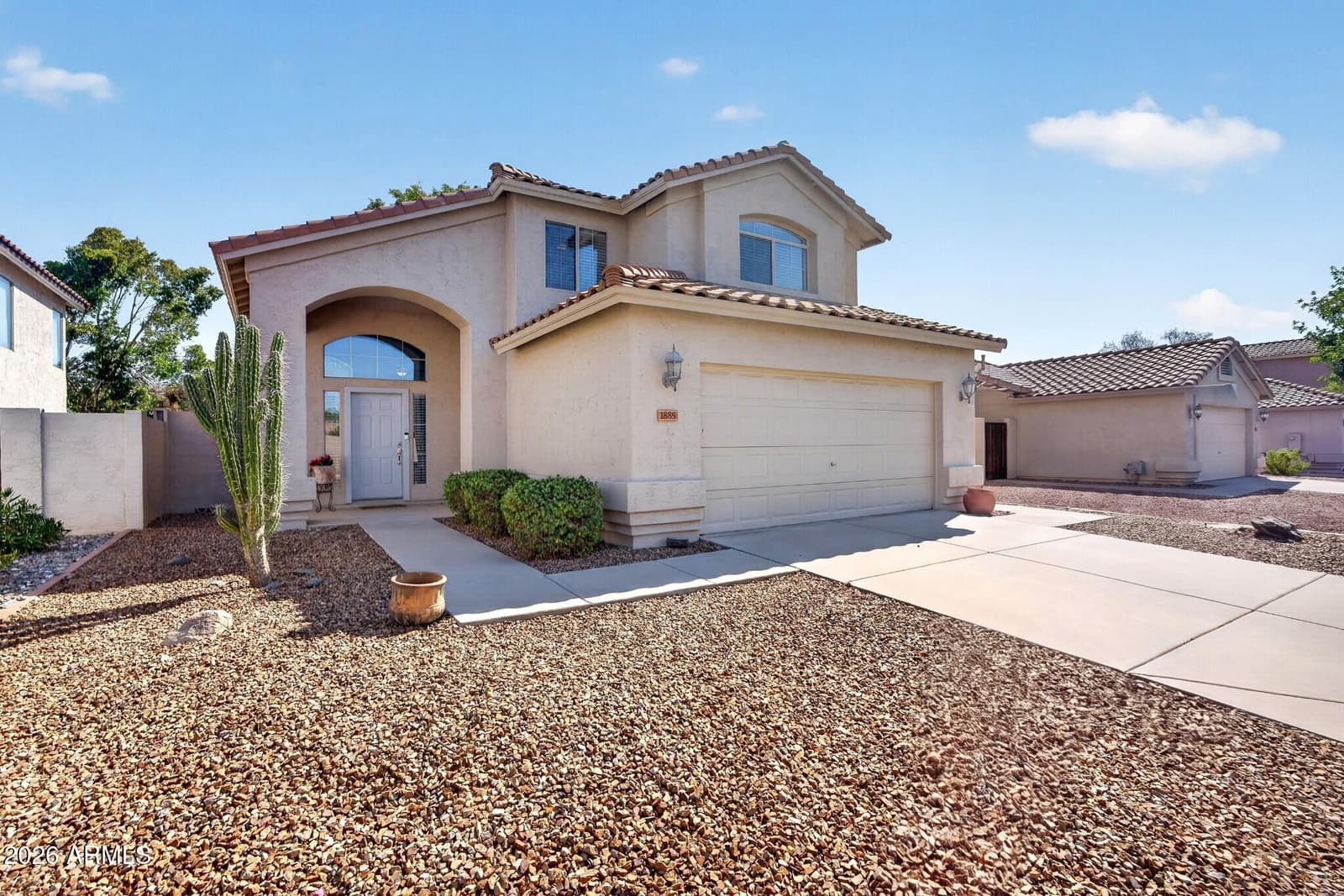 1885 W RAVEN Drive, Chandler, AZ 85286 — photo 3 of 34