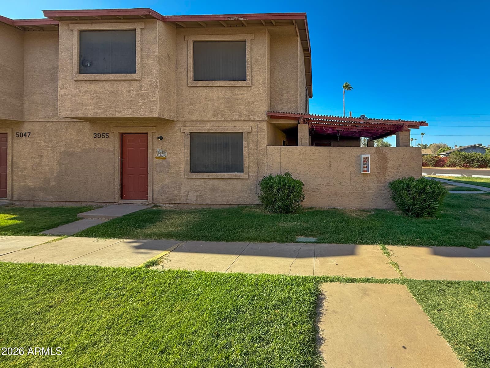 3955 W WONDERVIEW Road, Phoenix, AZ 85019 — photo 2 of 24