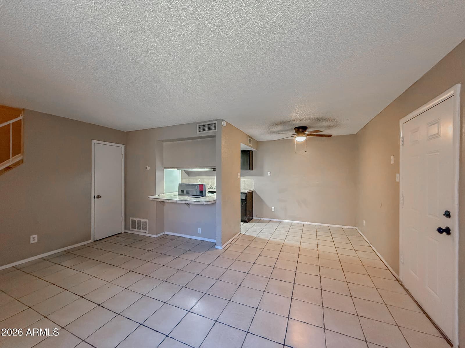 3955 W WONDERVIEW Road, Phoenix, AZ 85019 — photo 5 of 24