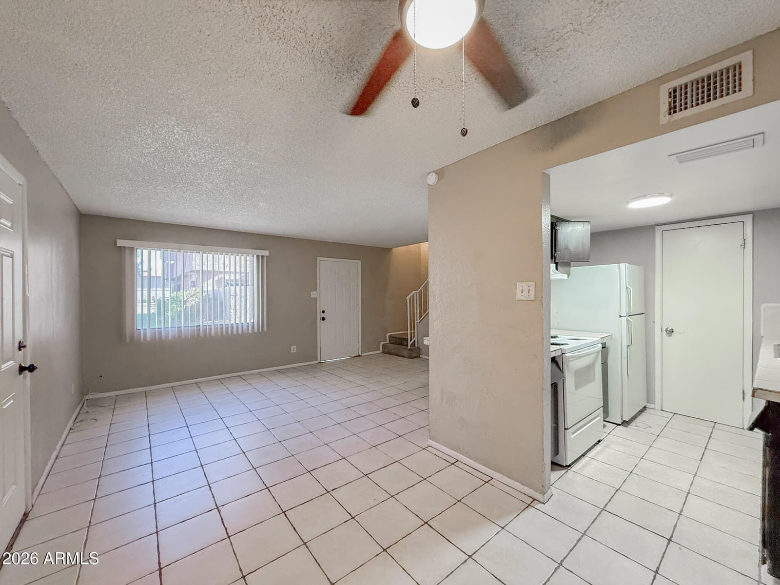 3955 W WONDERVIEW Road, Phoenix, AZ 85019 — photo 6 of 24