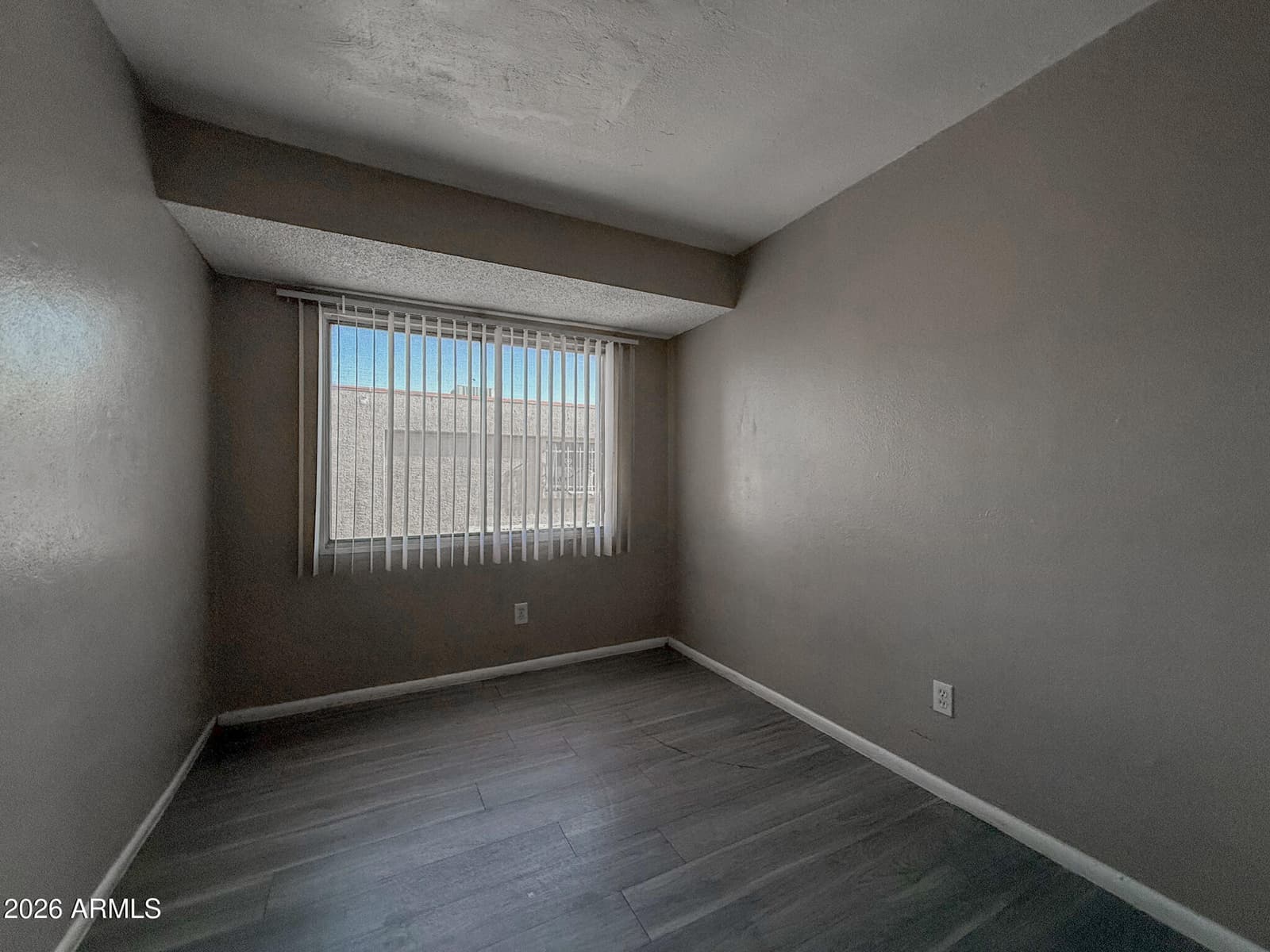 3955 W WONDERVIEW Road, Phoenix, AZ 85019 — photo 16 of 24