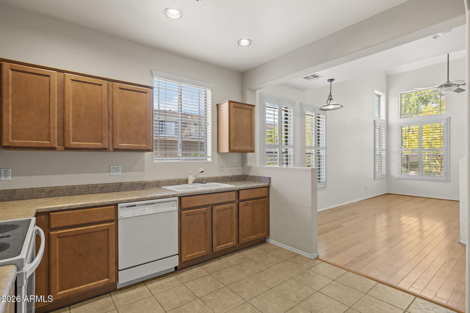 1225 N 36TH Street 1109, Phoenix, AZ 85008 — photo 19 of 35
