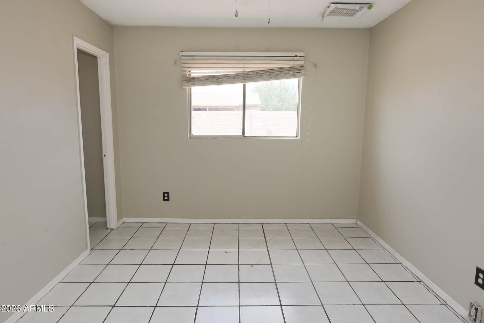 6902 W WOLF Street, Phoenix, AZ 85033 — photo 10 of 22