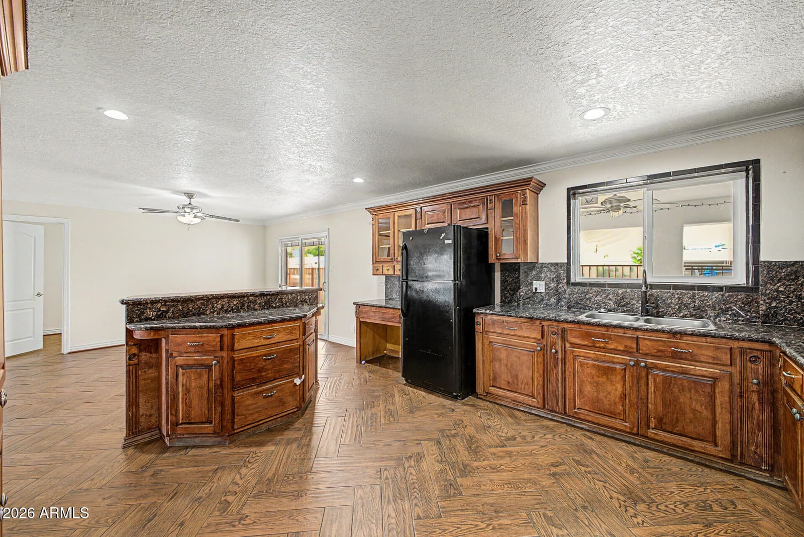 6241 W HIGHLAND Avenue, Phoenix, AZ 85033 — photo 12 of 27