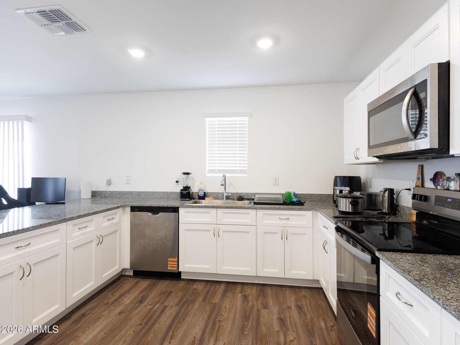 10498 W Carousel Drive, Arizona City, AZ 85123 — photo 13 of 38