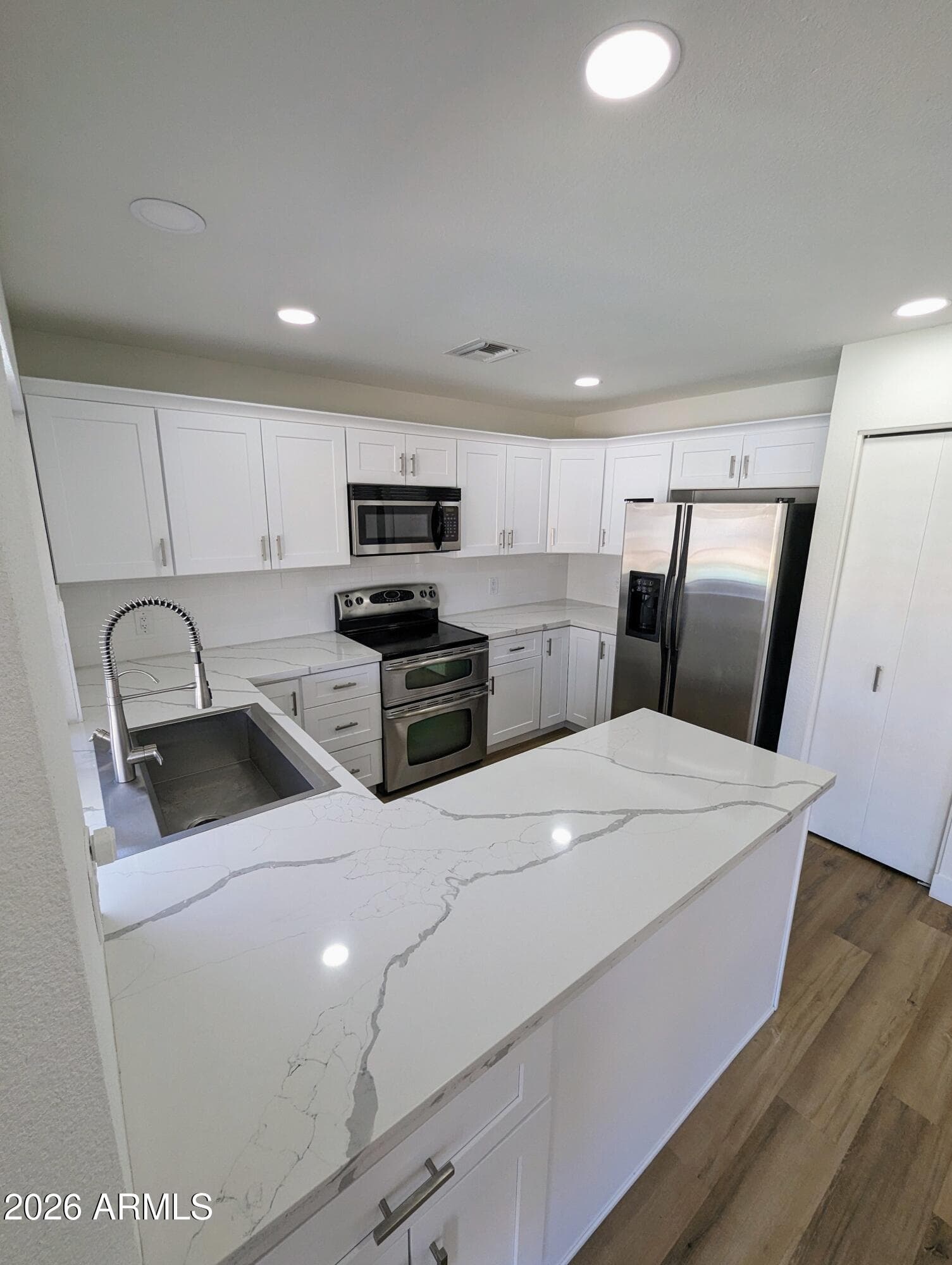 1905 N VERANO Way, Chandler, AZ 85224 — photo 4 of 35