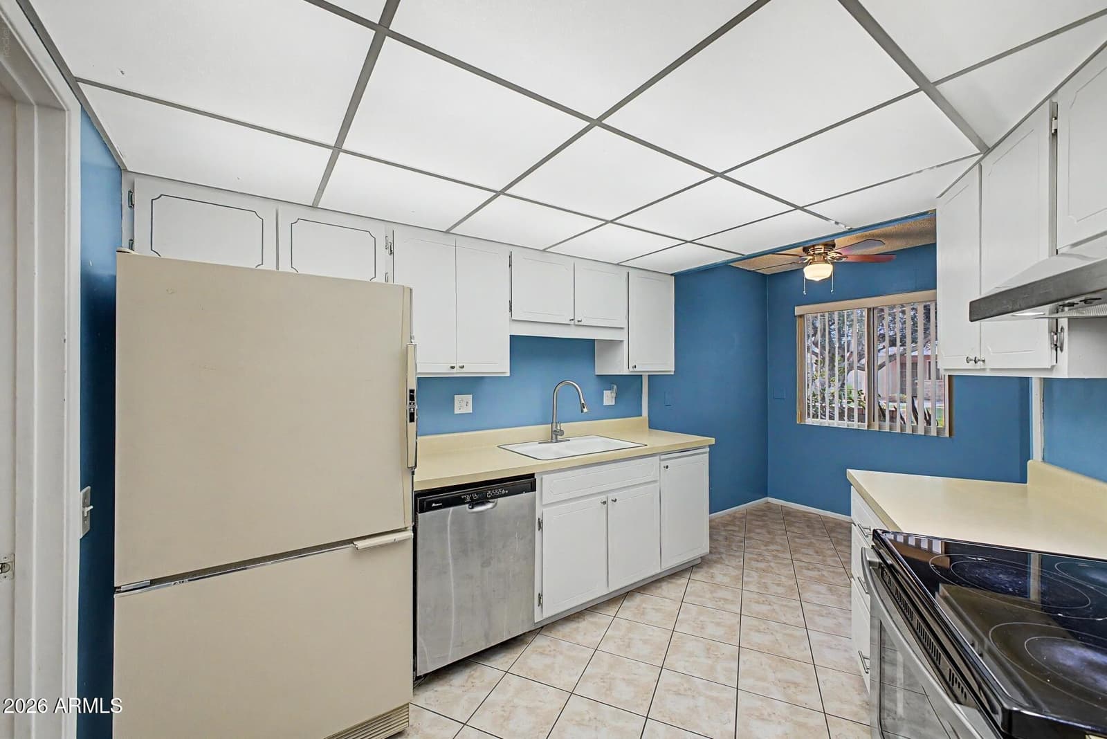 10963 W COGGINS Drive, Sun City, AZ 85351 — photo 10 of 29