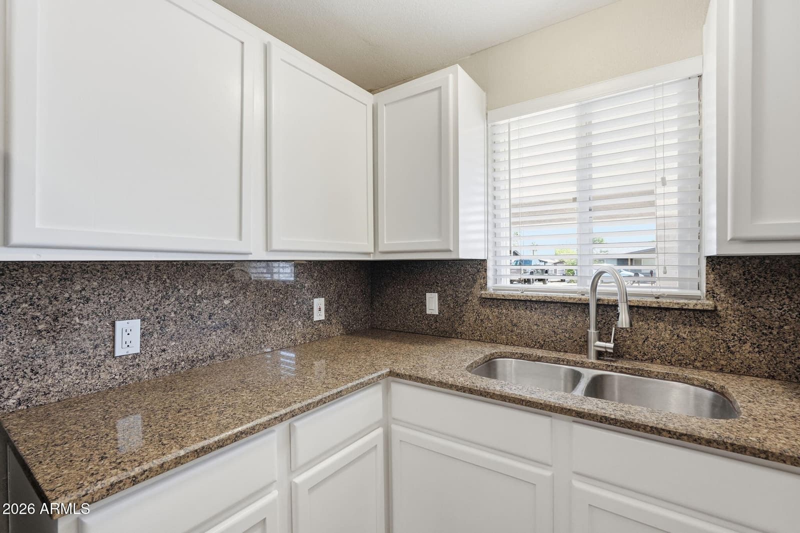 4138 E BLUEFIELD Avenue, Phoenix, AZ 85032 — photo 12 of 41