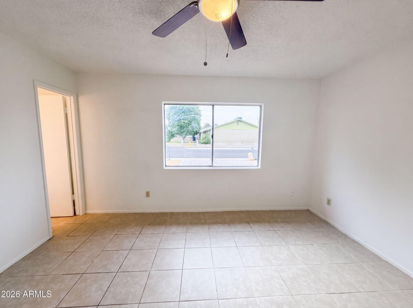 6036 N 72ND Drive, Glendale, AZ 85303 — photo 9 of 20