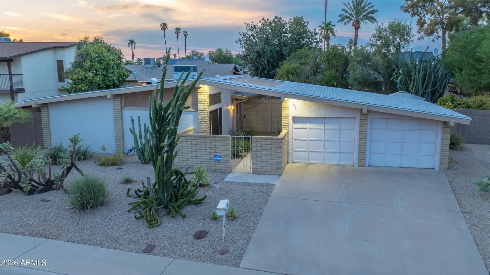3024 W DESERT COVE Avenue, Phoenix, AZ 85029 — photo 1 of 54