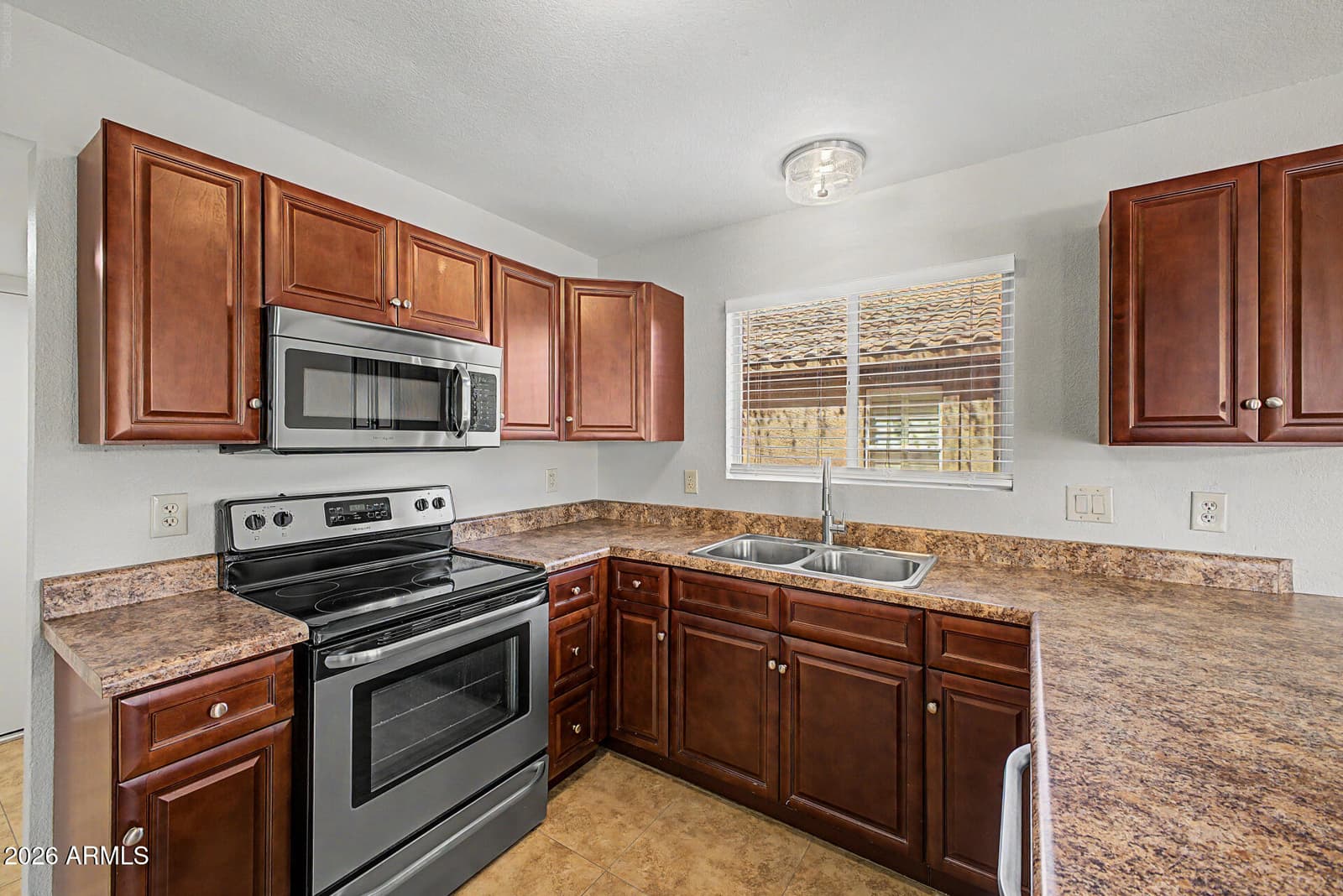 2922 E Woodland Drive, Phoenix, AZ 85048 — photo 15 of 40
