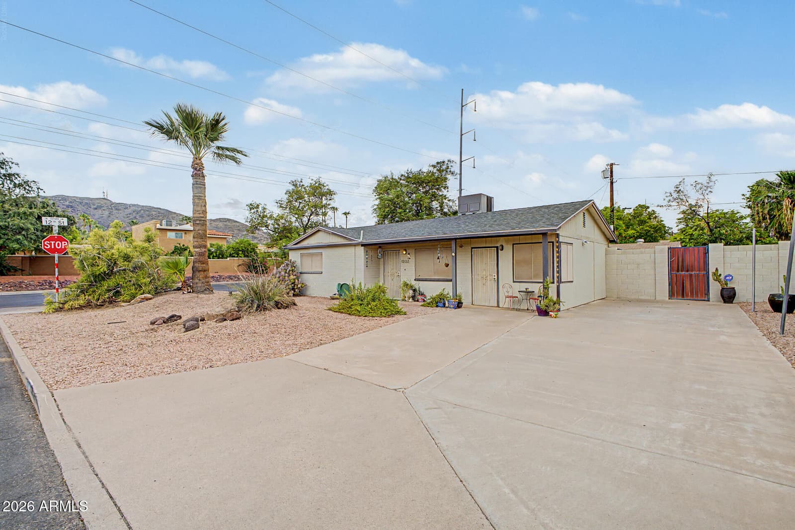 1202 E BECKER Lane, Phoenix, AZ 85020 — photo 3 of 24
