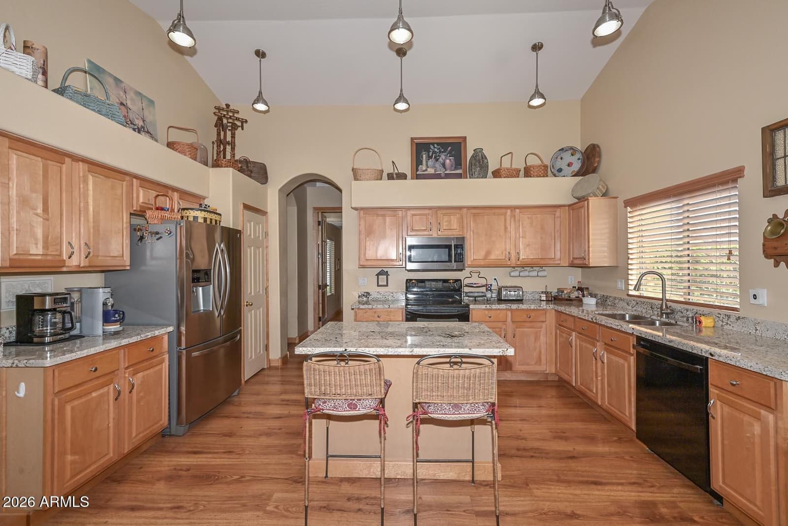 4015 W Menadota Drive, Glendale, AZ 85308 — photo 7 of 20