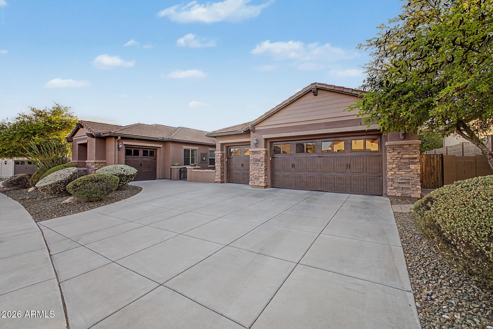 27814 N 15TH Drive, Phoenix, AZ 85085 — photo 10 of 63