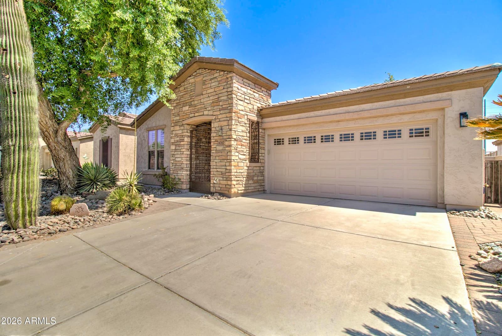 4747 E BLUE SPRUCE Lane, Gilbert, AZ 85298 — photo 3 of 56
