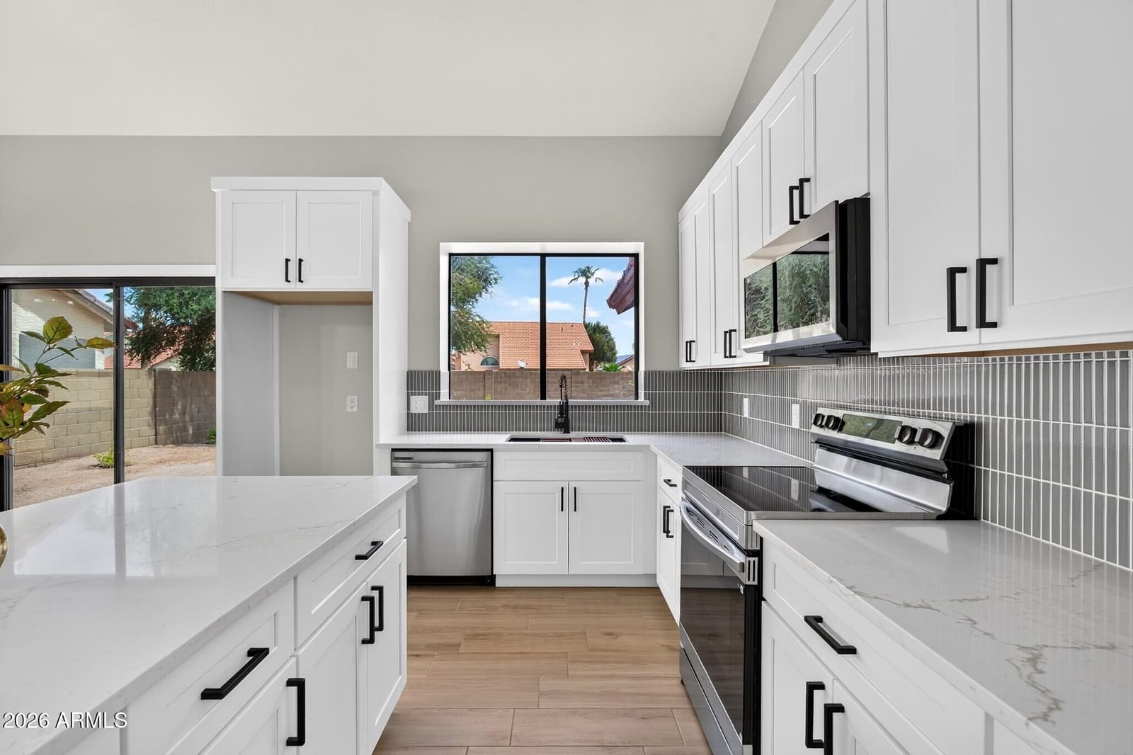 14605 S 41ST Way, Phoenix, AZ 85044 — photo 8 of 24