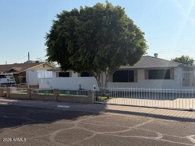 2714 N 40th Avenue, Phoenix, AZ 85009 — photo 7 of 54