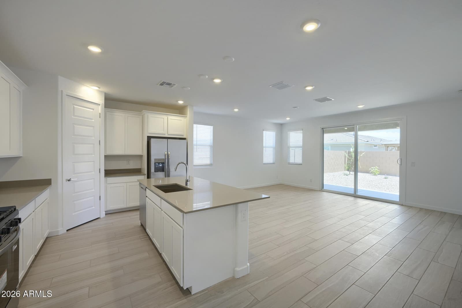 34176 N ARGENTTO Way, San Tan Valley, AZ 85143 — photo 4 of 17
